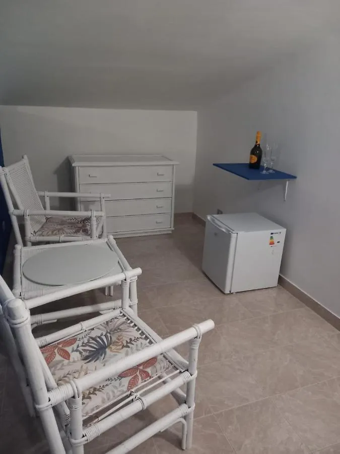 Wendy House Apartament Bari Couette-café