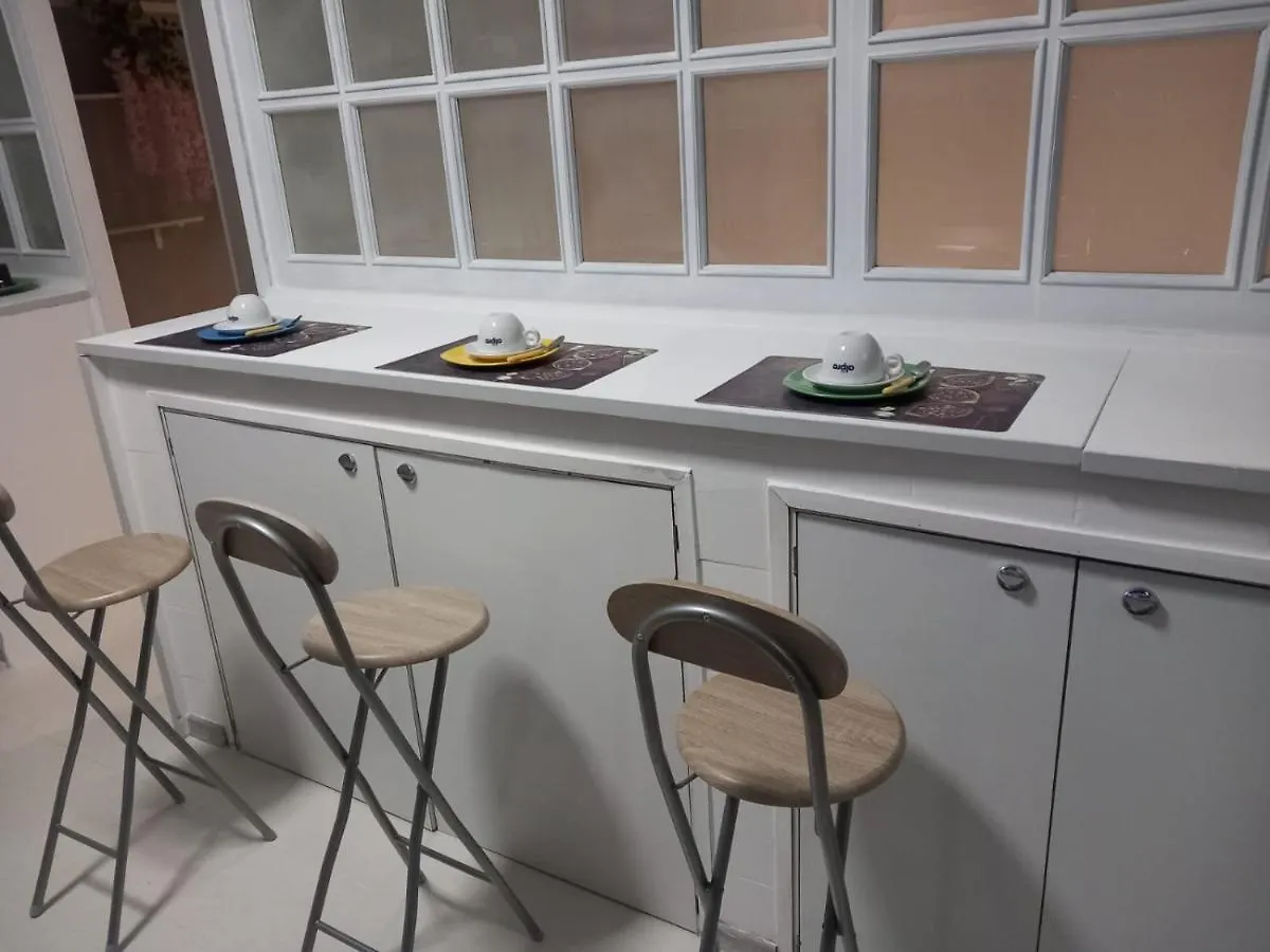 Wendy House Apartament Bari Couette-café