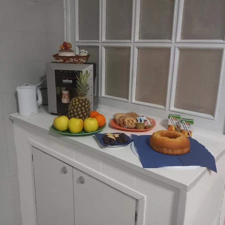 Wendy House Apartament Bari 0*,