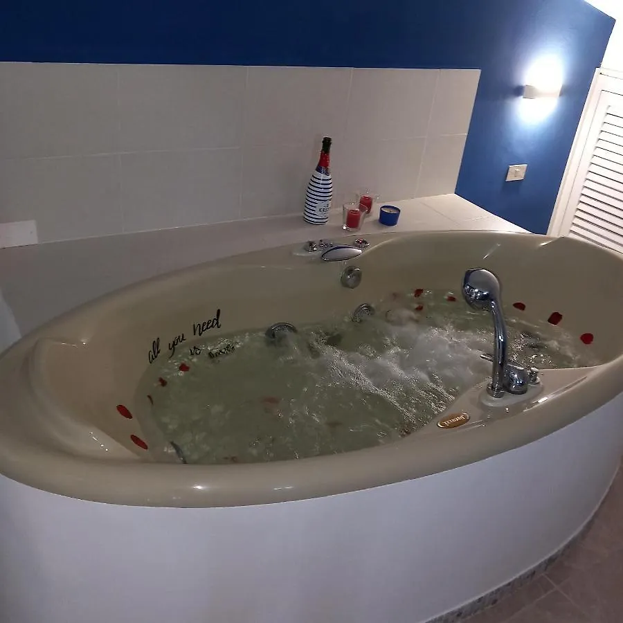 Wendy House Apartament Bari Couette-café